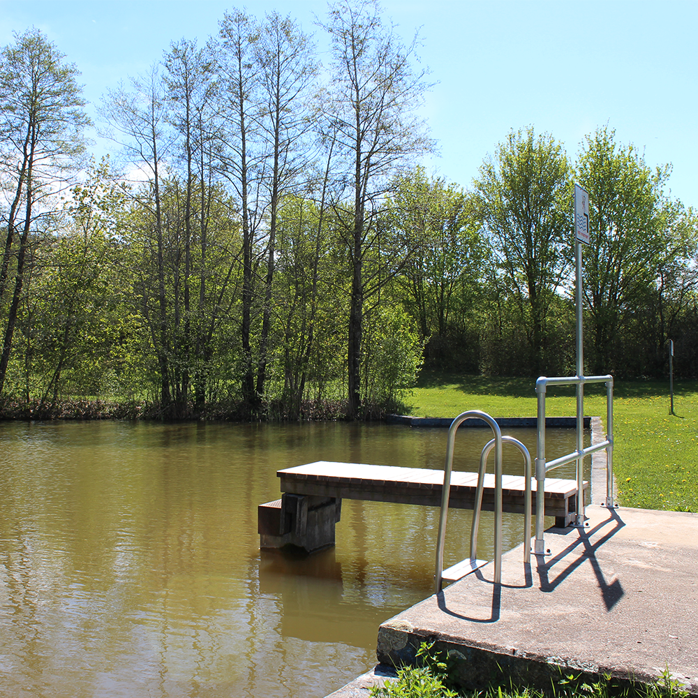 Einstieg in den Badweiher Colmberg
