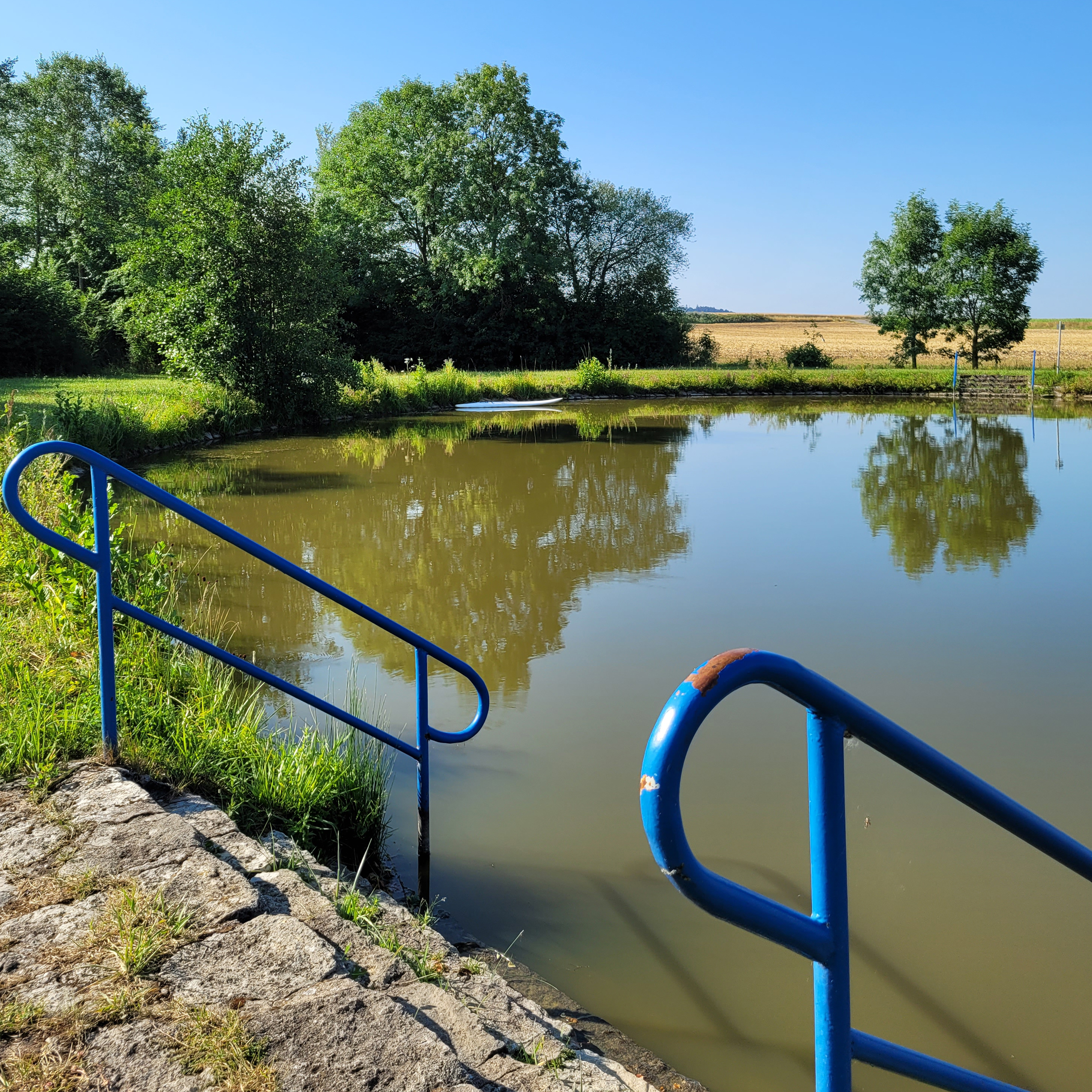 Badeweiher Gailroth in Schnelldorf: Einstieg ins kühle Nass