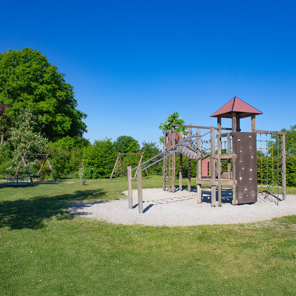 Übersicht über den Spielplatz in der Buchenstraße in Feuchtwangen