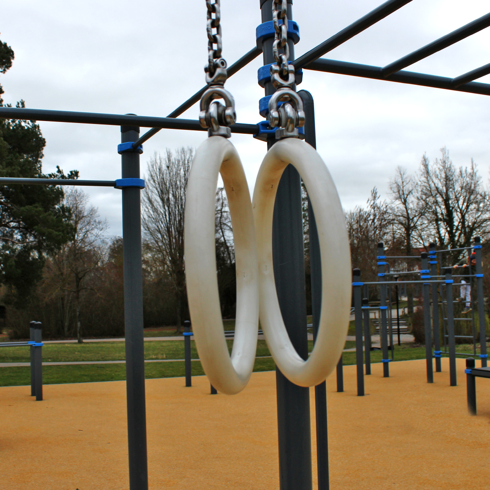 Ringe auf der Calisthenicsanlage in Dinkelsbühl