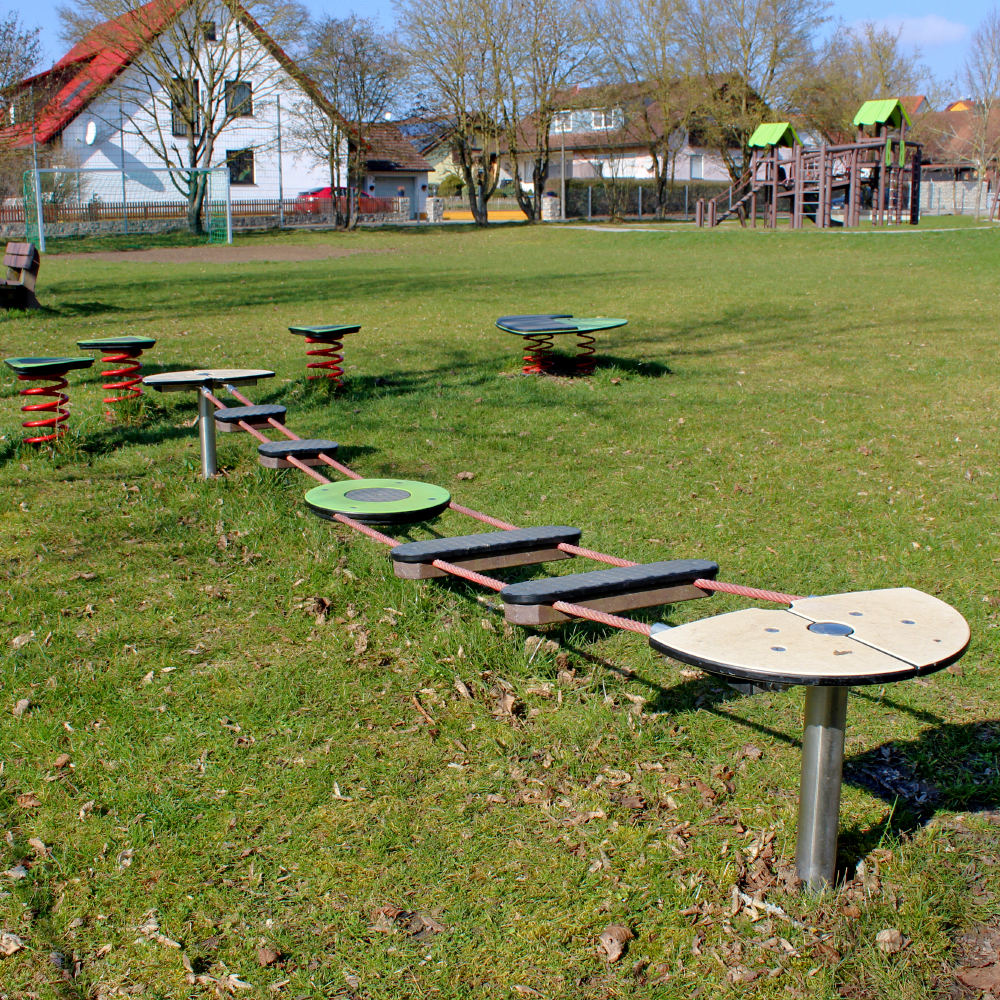 Balanciergerät am Spielplatz Eichenstraße in Geslau