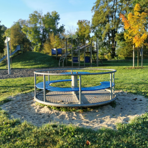 Feuerwehr-Spielplatz Wörnitz Karussell