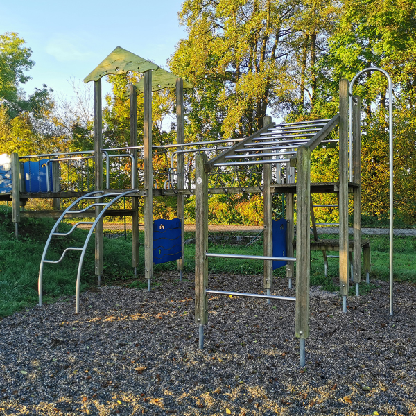 Feuerwehr-Spielplatz Wörnitz Klettergerüst