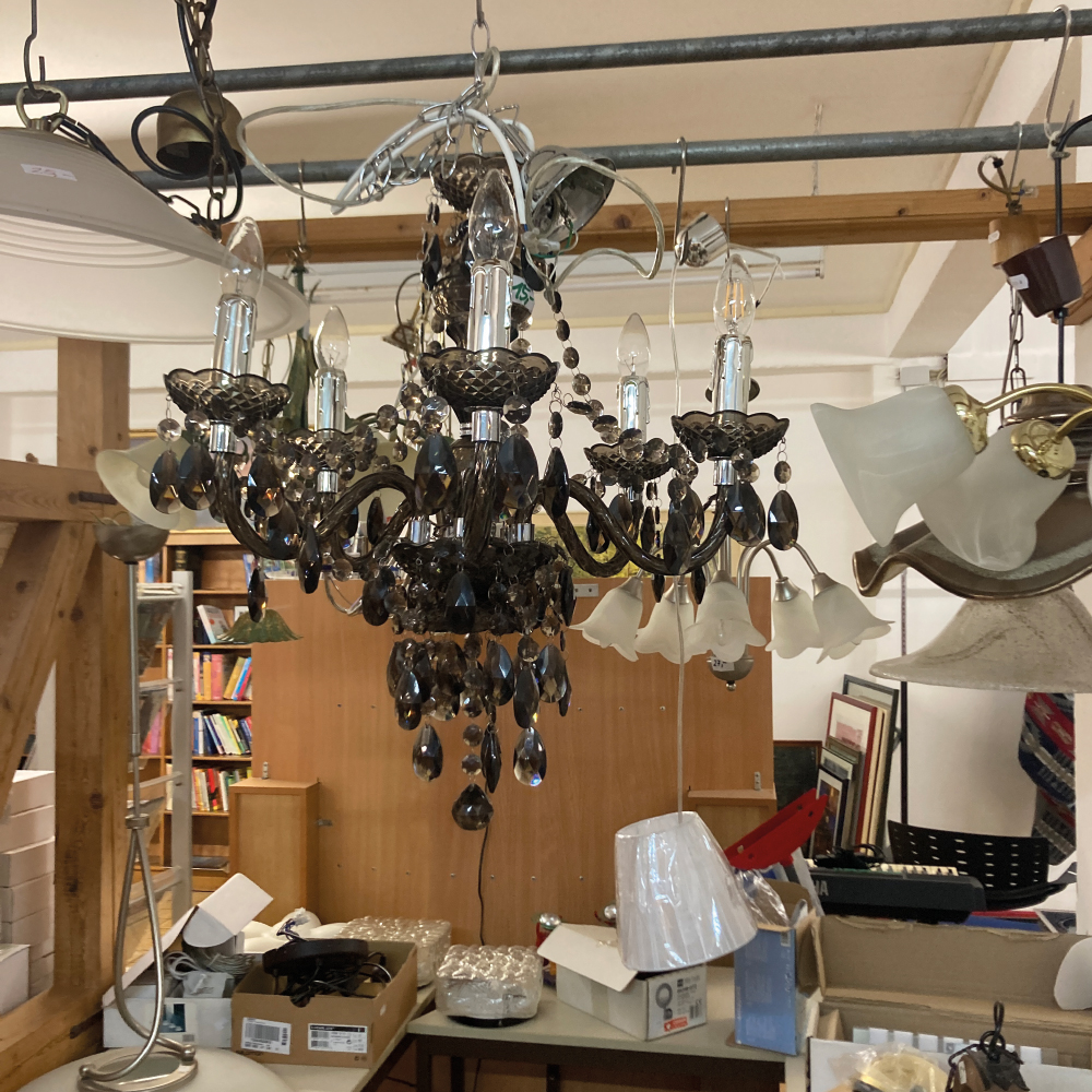 Lampe aus dem Gebrauchtwarenladen Rot Kreuz in Dinkelsbühl