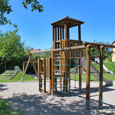 Generationenspielplatz Colmberg Klettergerüst