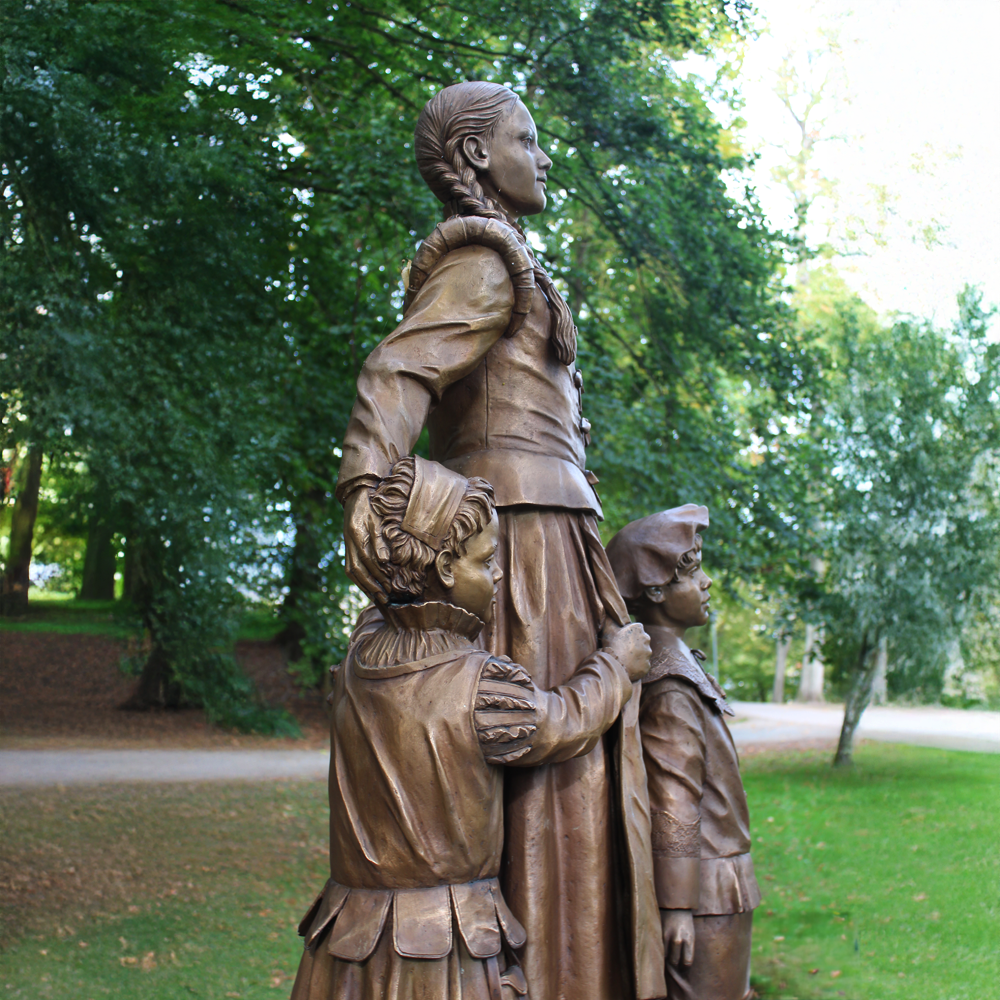 Kinderlorestatue im Stadtpark in Dinkelsbühl