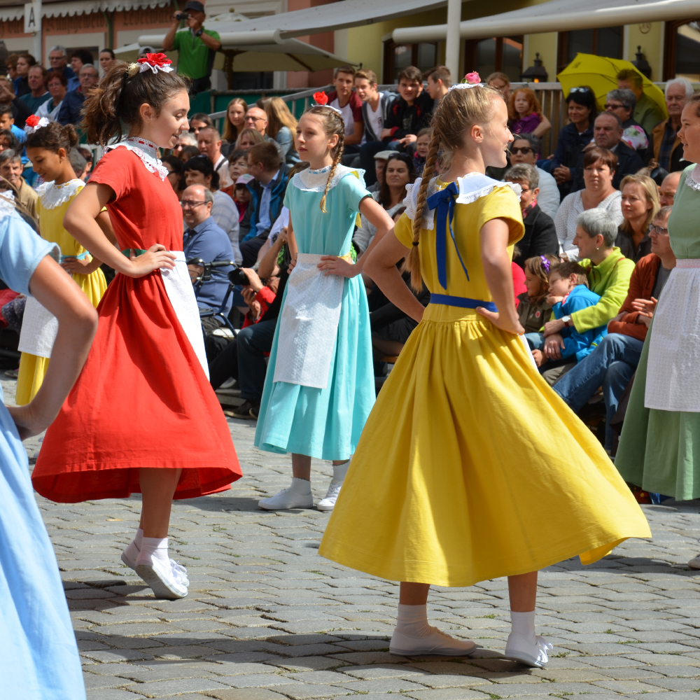 Tanzen bei der Kinderzeche Dinkelsbühl