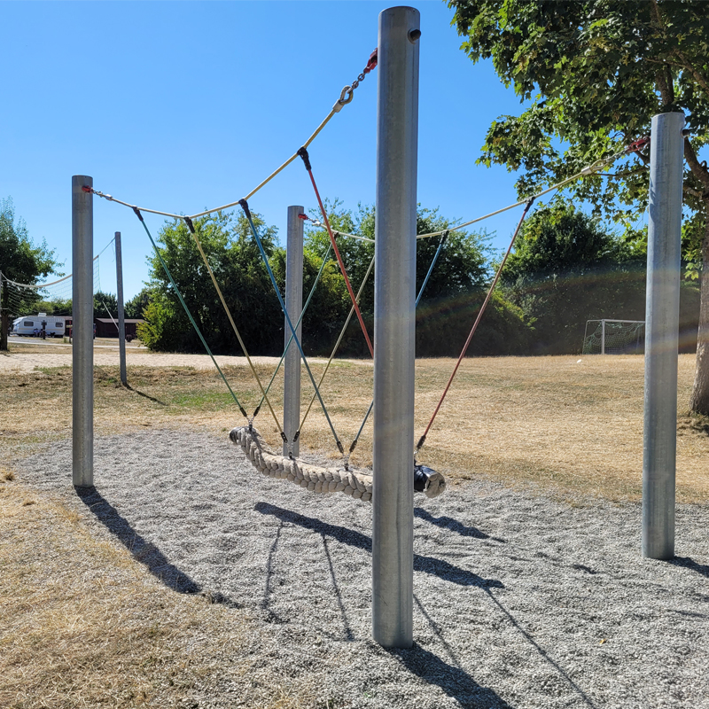 Wippe auf dem Spielplatz am Lauterbacher Weiher