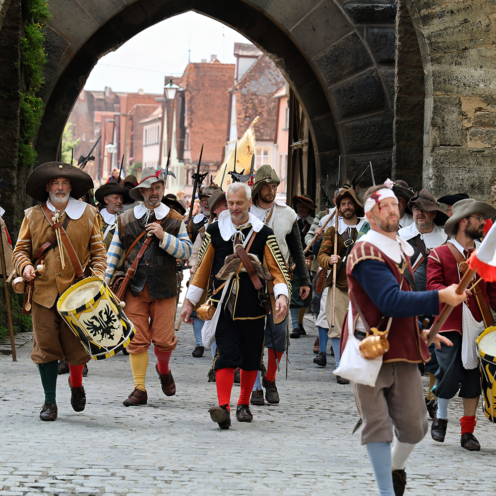Historische Gruppen des Meistertrunkes aus Rothenburg ob der Tauber