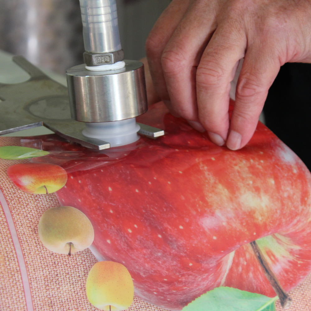 Apfelsaft abfüllen im Obst-und Gartenbauverein Colmberg