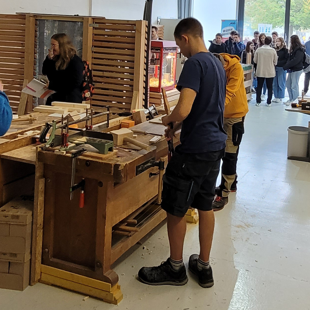 Arbeiten mit Holz auf der Orientierungsmesse Feuchtwangen