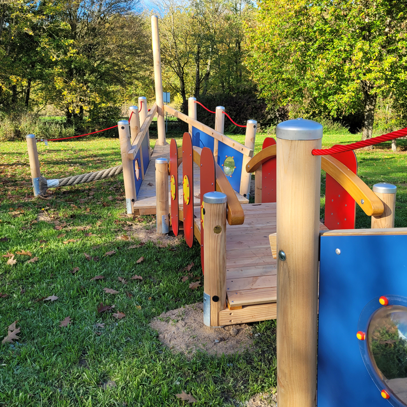 Piratenspielplatz am Bastenauer Weiher