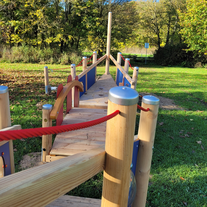 Piratenspielplatz am Bastenauer Weiher