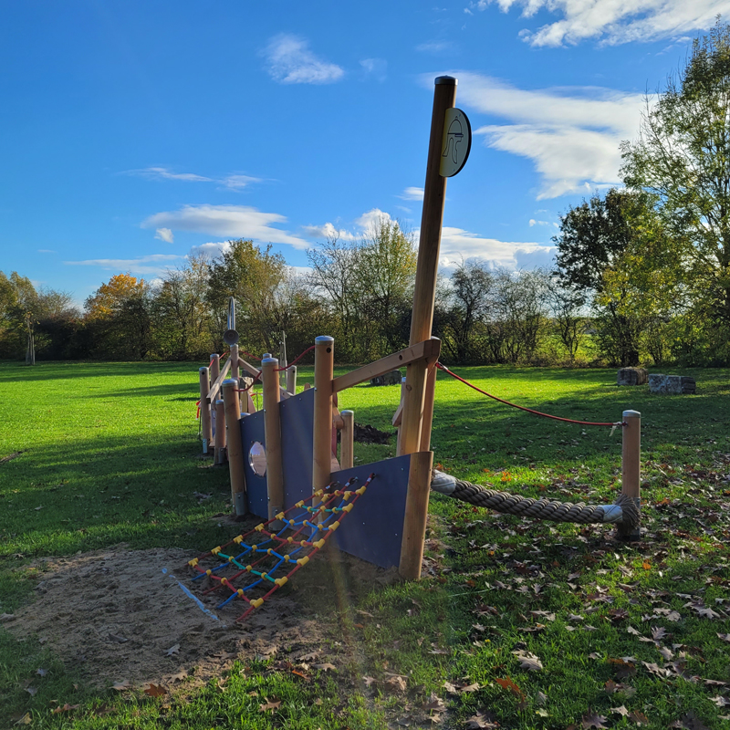 Piratenspielplatz am Bastenauer Weiher