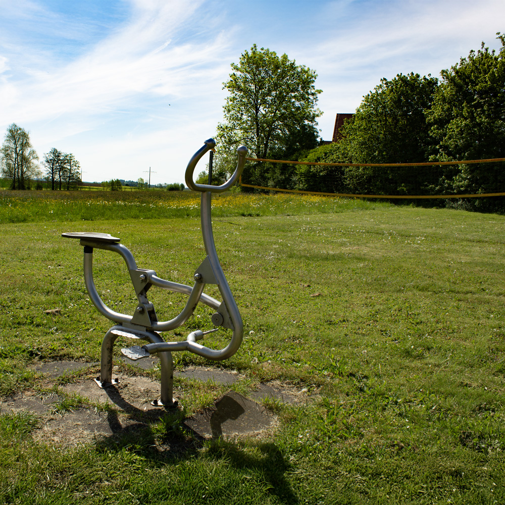 Trainingsgerät am Spielplatz 