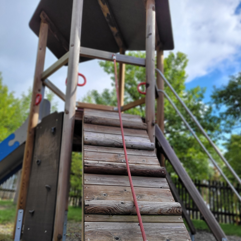 Spielplatz Am Kirchbuck, Schnelldorf Ortsteil Wildenholz: Kletterturm