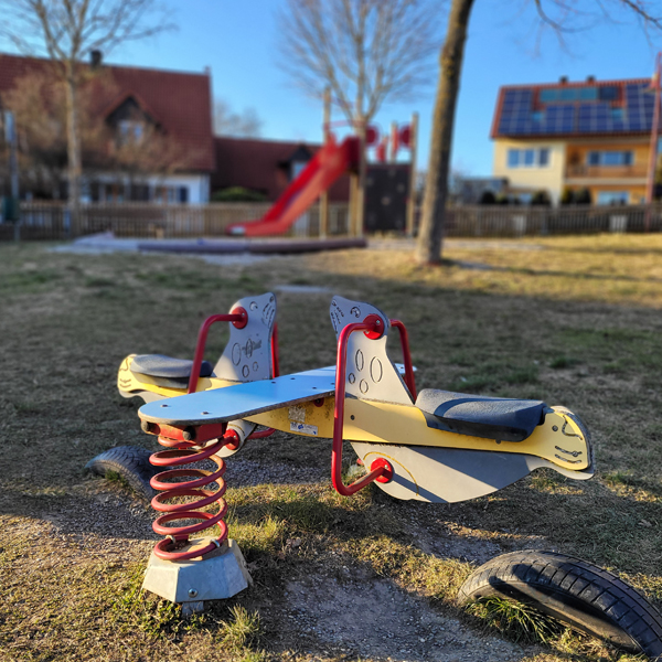 Wipptier auf dem Spielplatz in der Chameretallee