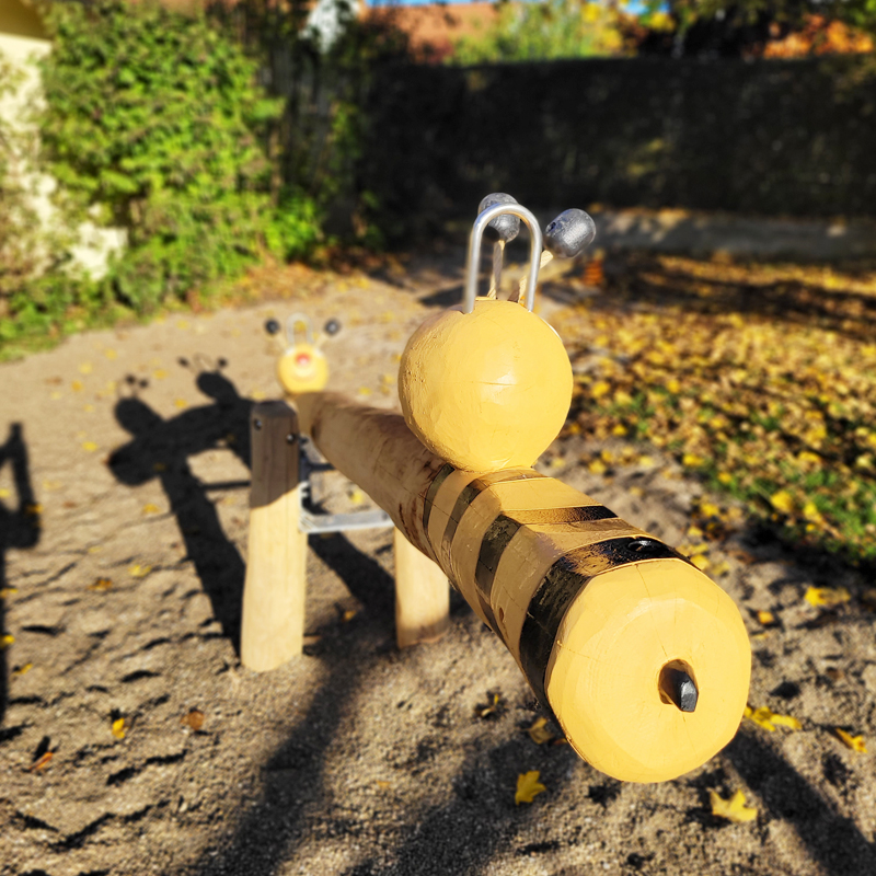 Spielplatz Erlenweg, Gebsattel: Bienenwippe für zwei Personen