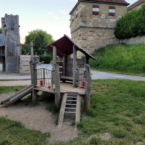 Spielplatz Hornburgweg Rothenburg ob der Tauber Kletterturm für die Kleinsten