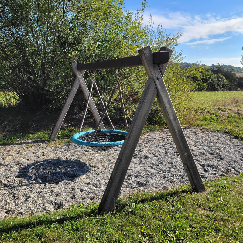 Spielplatz Kahbachweg, Schnelldorf: Die Nestschaukel