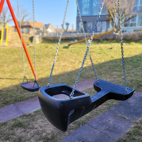 Spielplatz Kaiserlindenweg Schillingsfürst Doppelschaukel