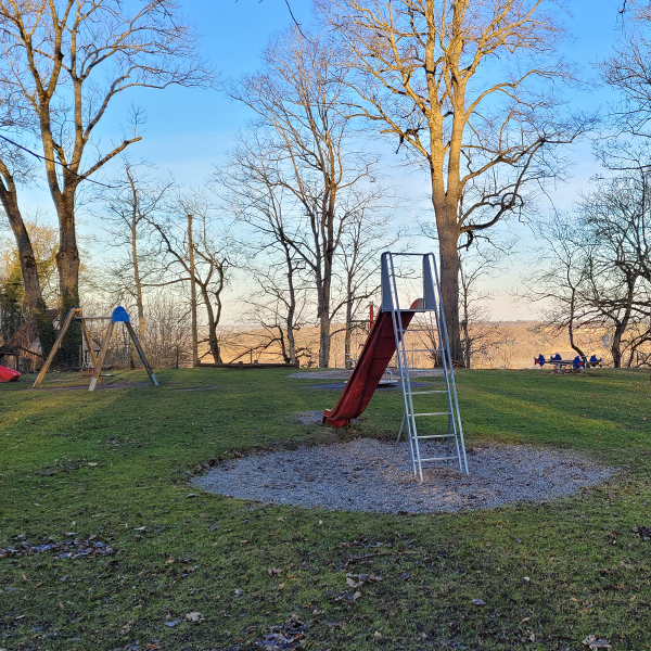 Spielplatz Kardinalsgarten Kletterkarussell