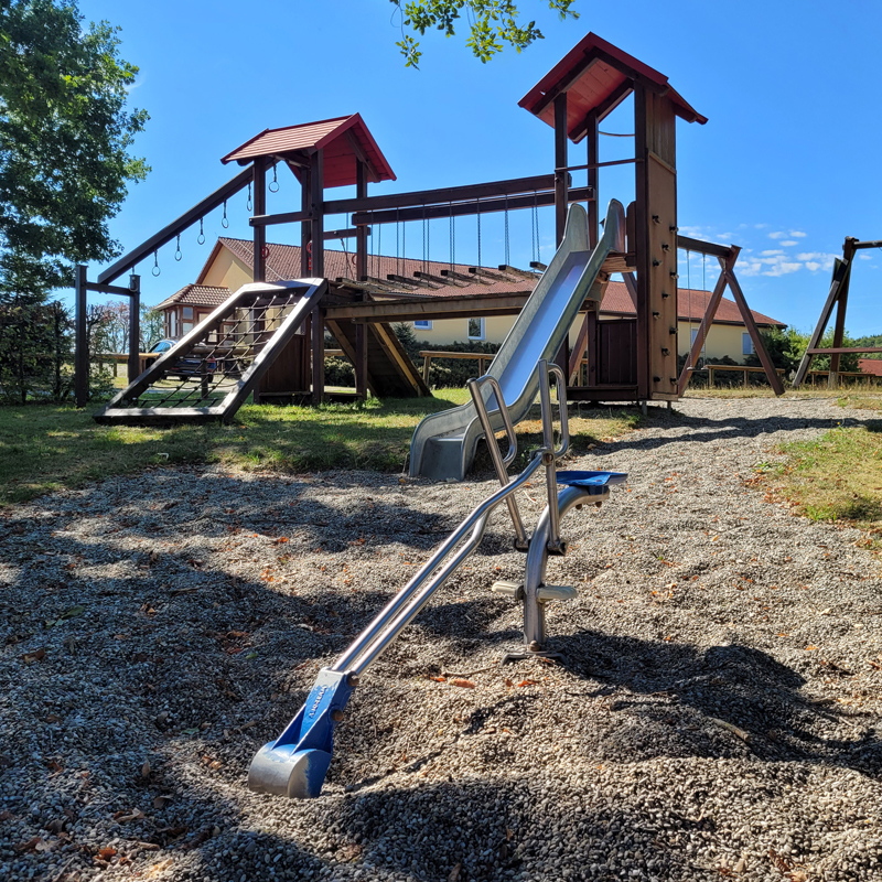 Spielplatz Schützenhaus, Schnelldorf Ortsteil Steinbach: Der Sitzbagger