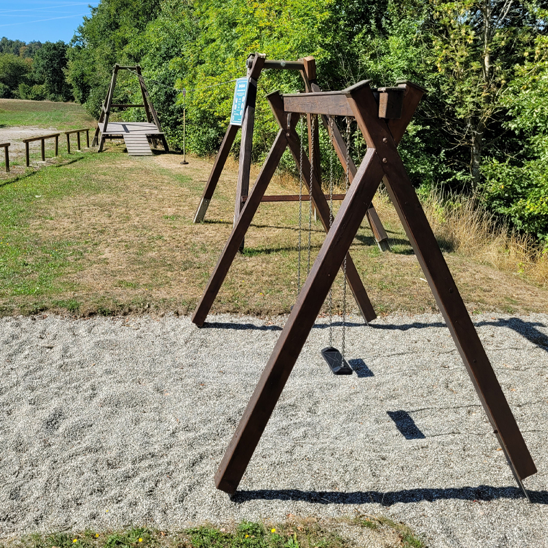 Spielplatz Schützenhaus, Schnelldorf Ortsteil Steinbach an der Holzecke: Seilbahn & Schaukel