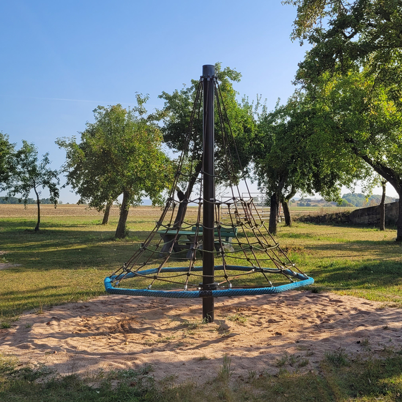 Spielplatz Schulstraße Insingen, Ortsteil Lohr: Kletterkarussell