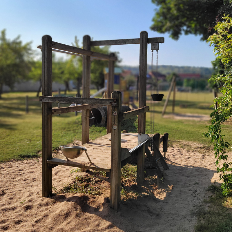 Spielplatz Schulstraße Insingen, Ortsteil Lohr: Sandbaustelle