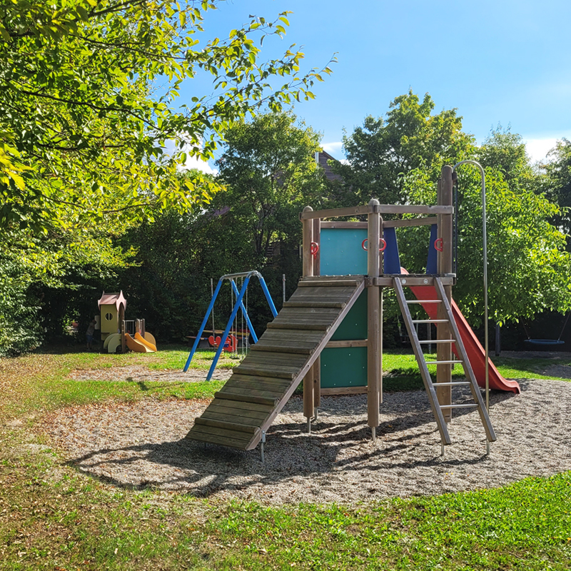 Spielplatz Sommerkellerstraße, Schnelldorf Ortsteil Unterampfrach: Der Kletterturm