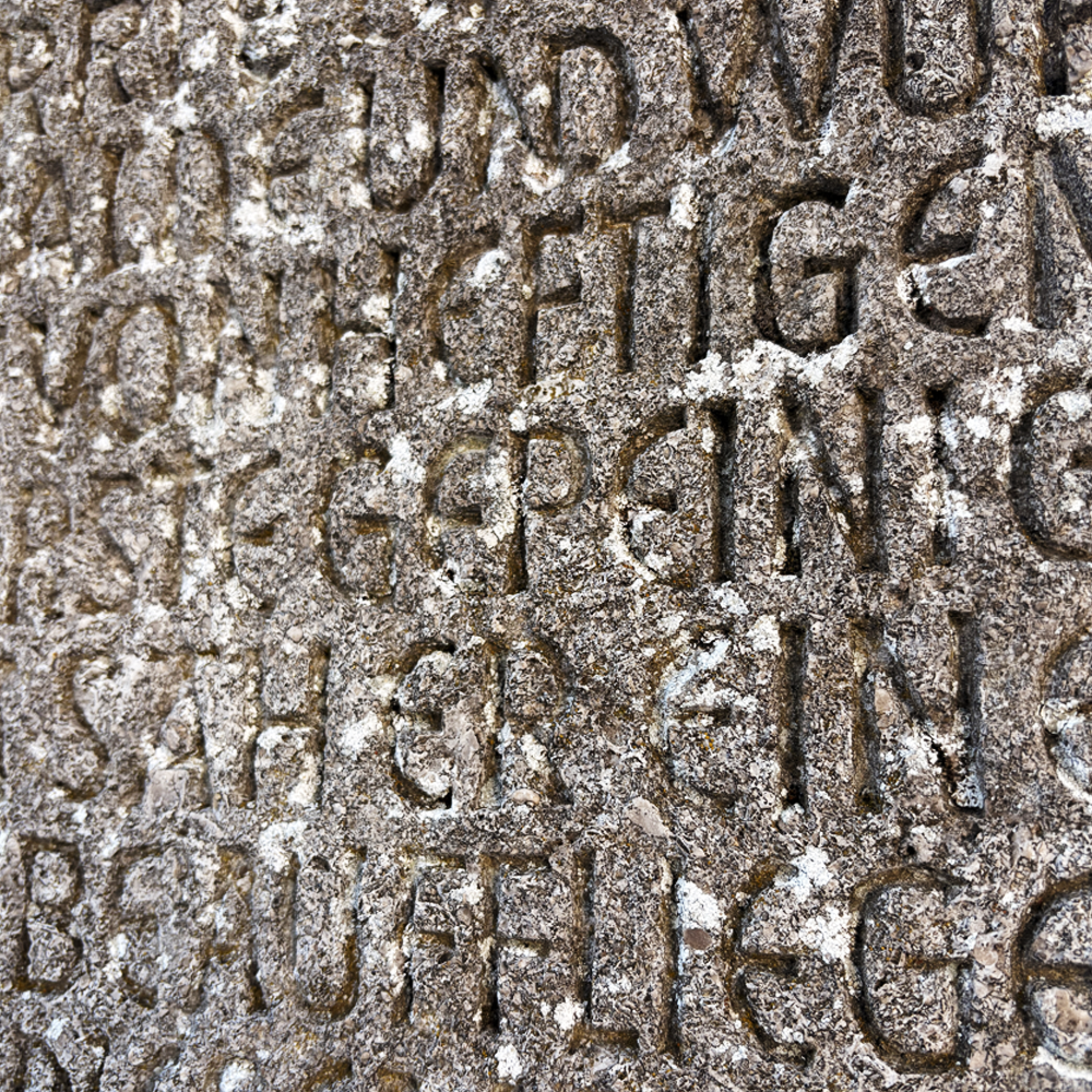 DIe Inschrift am Taubenbr&uuml;nnlein in Feuchtwangen