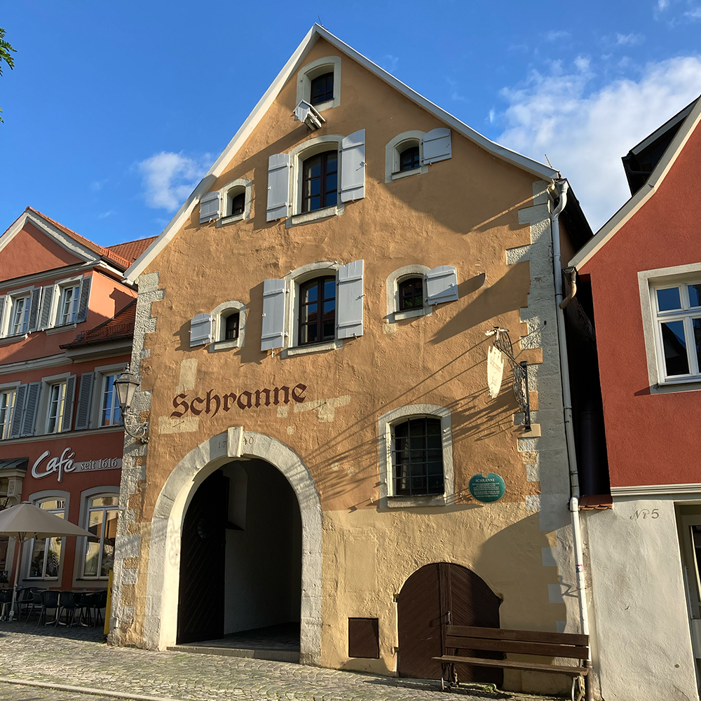 Die Schranne in Feuchtwangen im Sommer