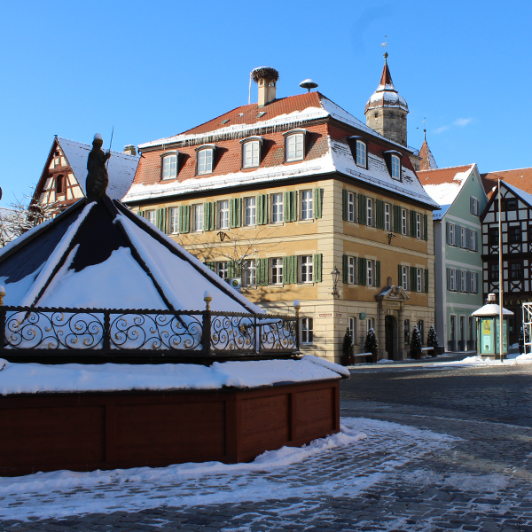 Ein Wintertag: Marktplatz in Feuchtwangen