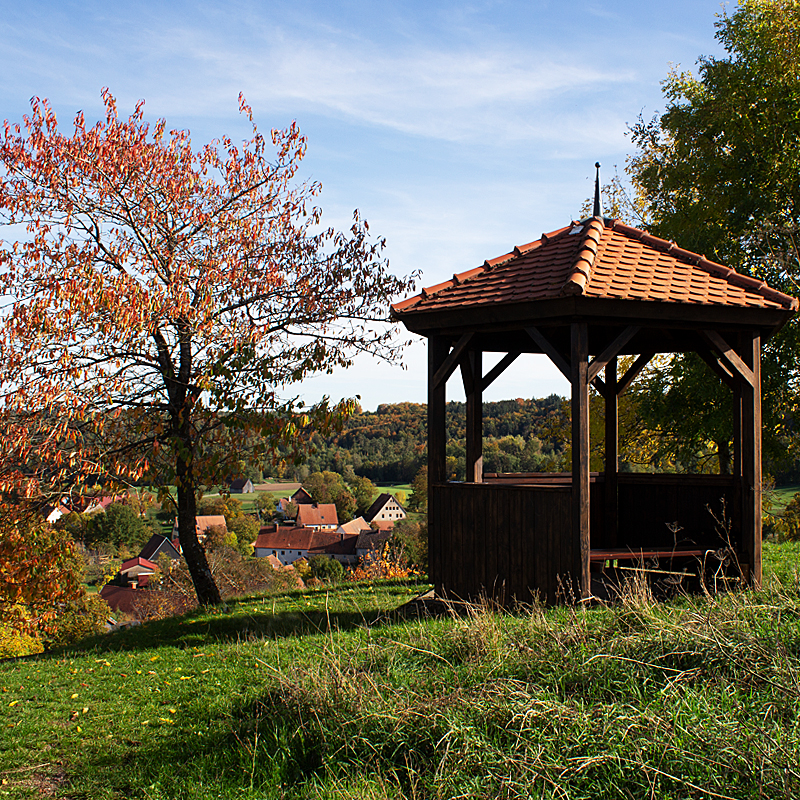 Herbstlicher Blick über die Gemeinde Ohrenbach
